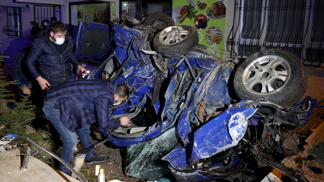 Ankara'da freni boşalan tır 11 aracı hurdaya çevirdi